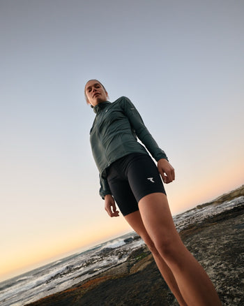 Lookbook Phantom LightShell Hooded Jacket Women 48