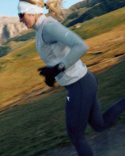 Lookbook Phantom Running Insulated Vest Women 45