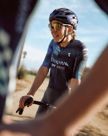 Lookbook Canyon x DT Swiss All-Terrain Racing Cycling Suit Women 9