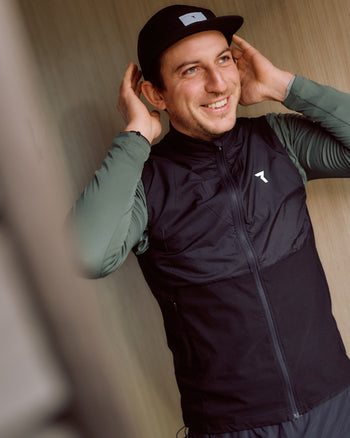 Lookbook Phantom Running Insulated Vest Men 18